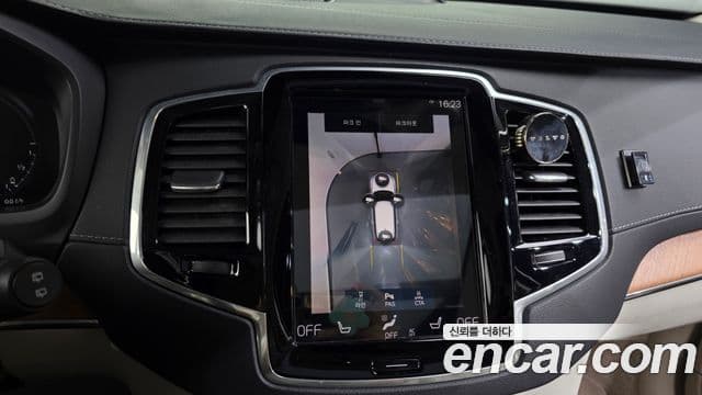 Volvo XC90 2020 — ფოტო 14/19