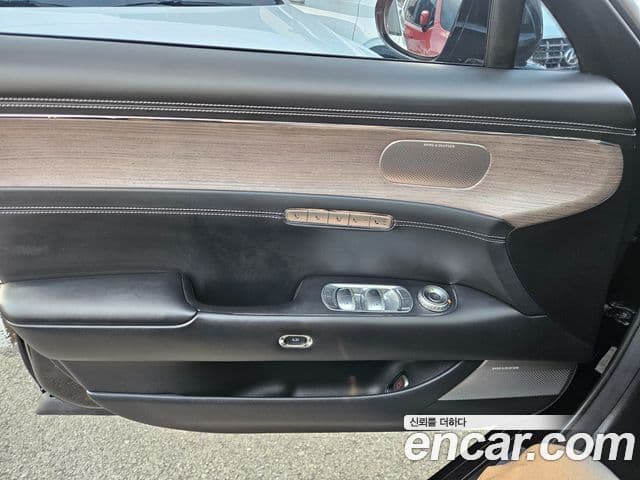 Genesis G90 2022 — ფოტო 16/20