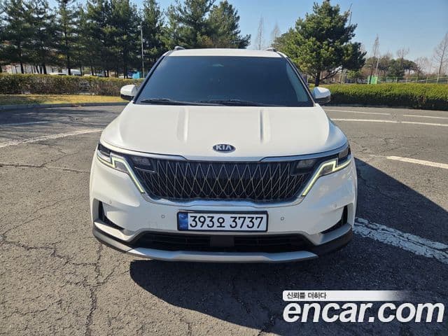 Kia Carnival 2021 — Фото 1/20