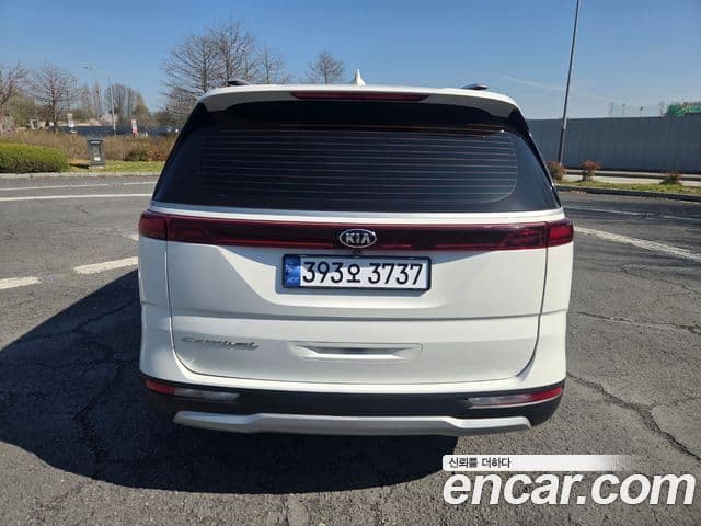 Kia Carnival 2021 — Фото 3/20