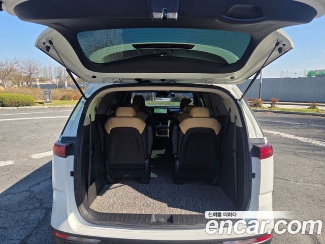 Kia Carnival 2021 — Фото 10/20