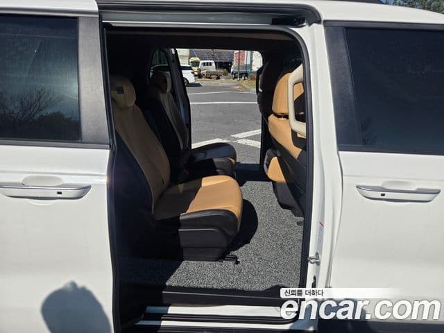 Kia Carnival 2021 — Фото 8/20