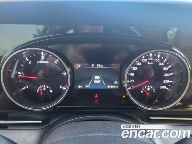 Kia Carnival 2021 — Фото 16/20