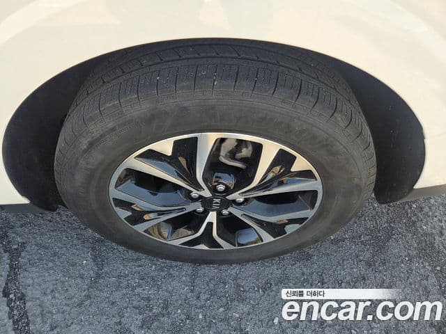 Kia Carnival 2021 — Фото 17/20