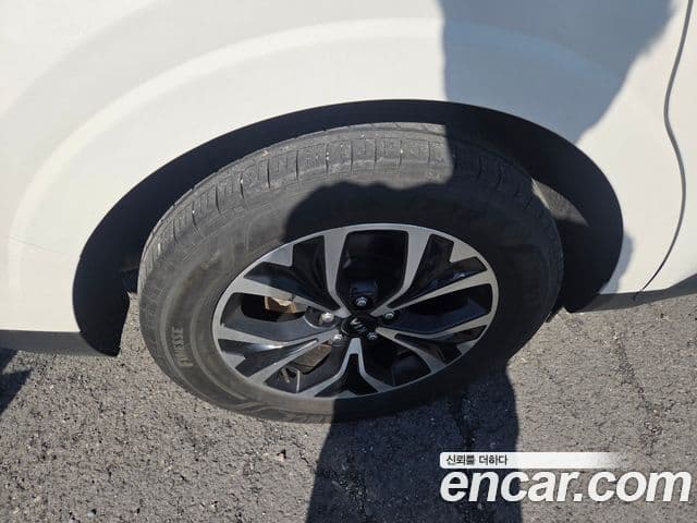 Kia Carnival 2021 — Фото 18/20