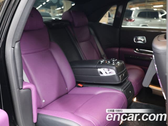Rolls-Royce Ghost 2020 — ფოტო 10/20