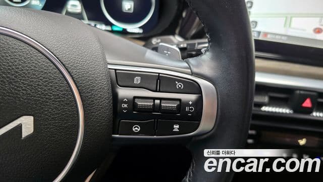 Kia K5 2021 — ფოტო 16/20