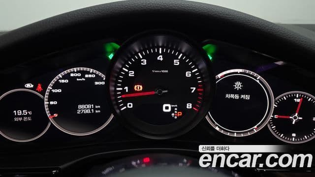 Porsche Panamera 2018 — ფოტო 6/20