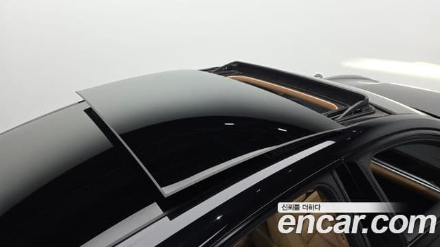 Porsche Panamera 2018 — ფოტო 16/20