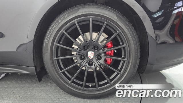 Porsche Panamera 2018 — Photo 11/30