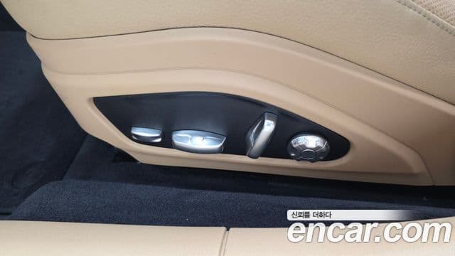 Porsche Panamera 2018 — Photo 9/30