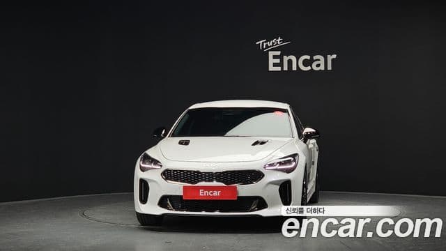 Kia Stinger 2023 — Фото 3/20