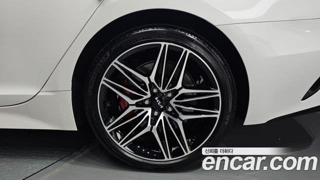 Kia Stinger Meister 2023 — Photo 16/35
