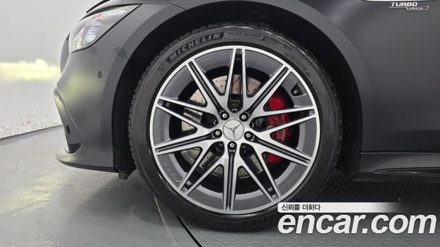 Mercedes-Benz AMG GT 2022 — Photo 13/20