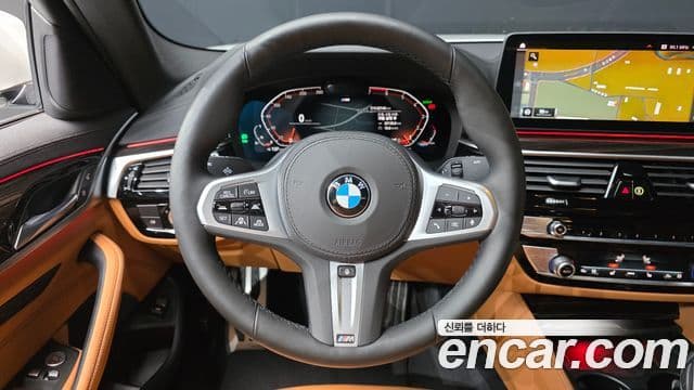 BMW 5 Series 2021 — ფოტო 15/20