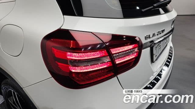 Mercedes-Benz GLA-Class 2019 — Photo 21/33
