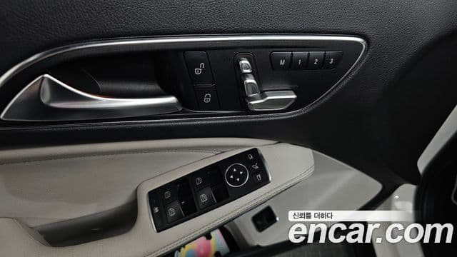 Mercedes-Benz GLA-Class 2019 — Photo 32/33