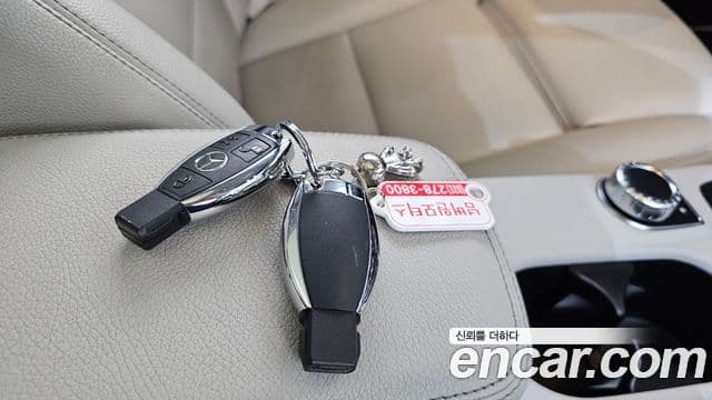 Mercedes-Benz GLA-Class 2019 — Photo 9/33