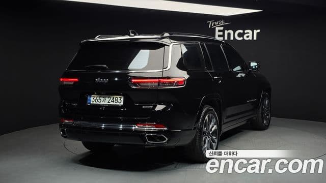 Jeep Grand Cherokee 2022 — Фото 2/20