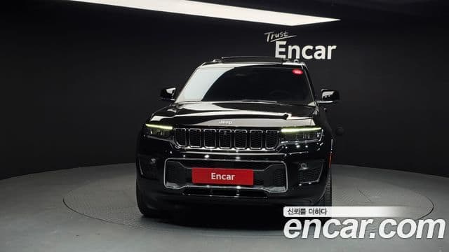 Jeep Grand Cherokee 2022 — Фото 3/20