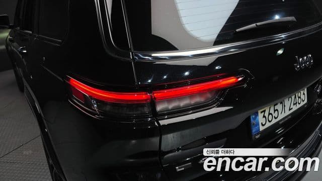 Jeep Grand Cherokee 2022 — Photo 21/32