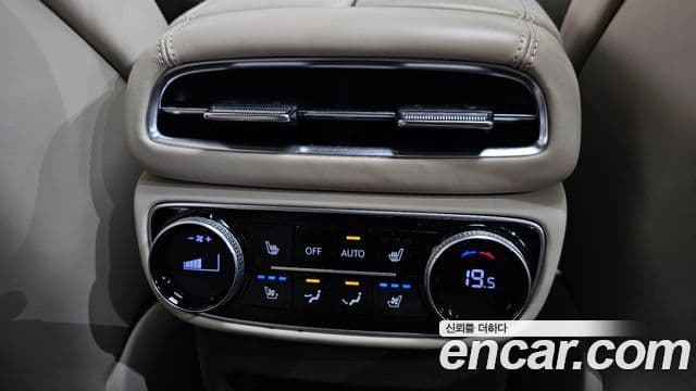 Genesis GV80 2020 — ფოტო 18/20