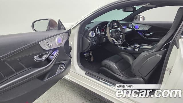 Mercedes-Benz C-Class 2018 — Фото 8/20