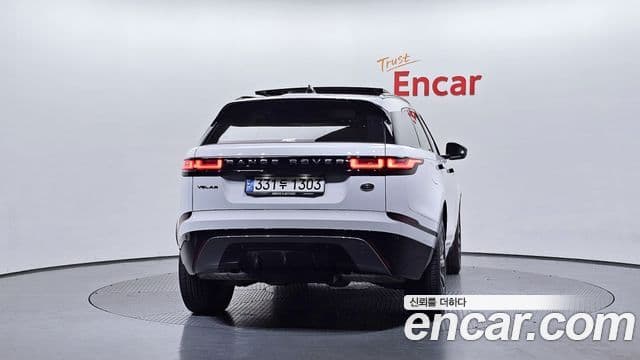 Land Rover Range Rover Velar 2023 — Фото 4/20