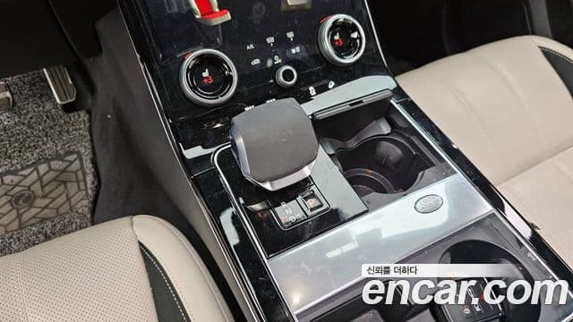 Land Rover Range Rover Velar 2023 — Фото 9/20