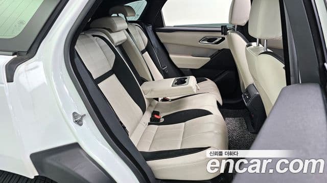 Land Rover Range Rover Velar 2023 — Фото 11/20