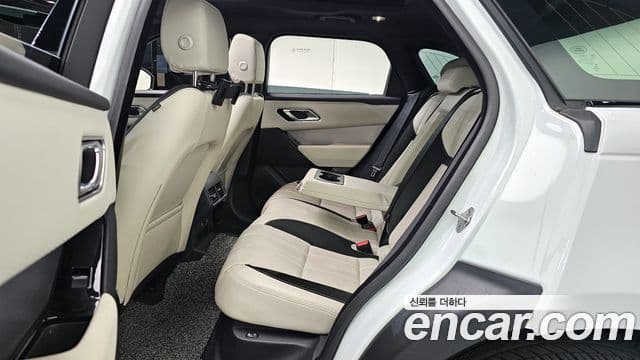 Land Rover Range Rover Velar 2023 — Фото 12/20