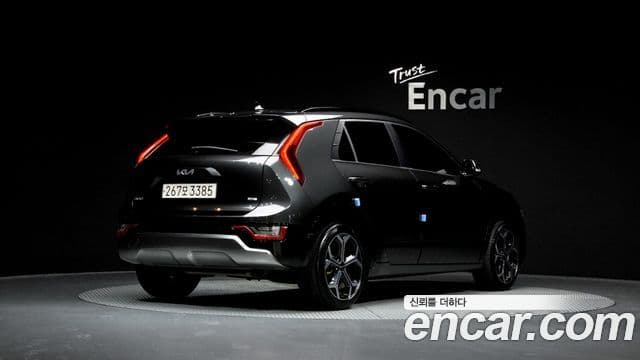 Kia Niro 2022 — ფოტო 2/20