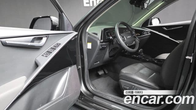 Kia Niro 2022 — ფოტო 10/20