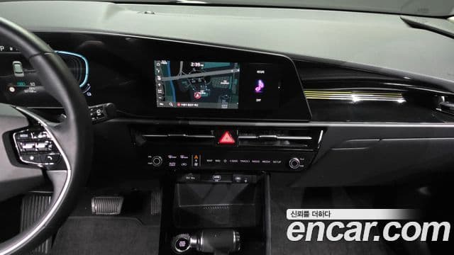 Kia Niro 2022 — ფოტო 14/20