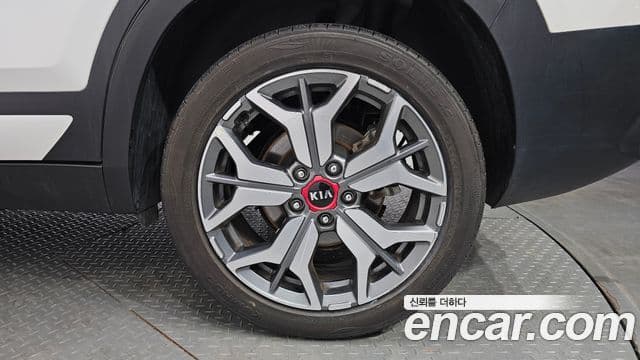 Kia Seltos 2019 — Şəkil 27/36