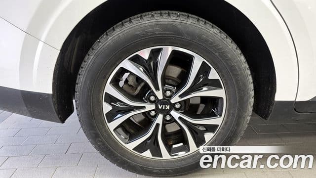 Kia Carnival 2021 — фото 5 из 20