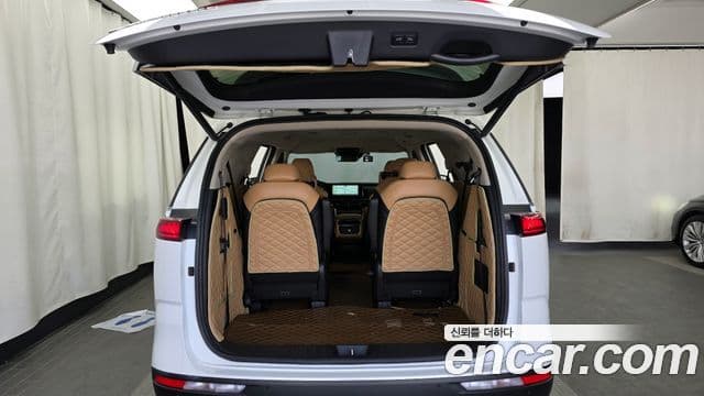 Kia Carnival 2021 — фото 20 из 20
