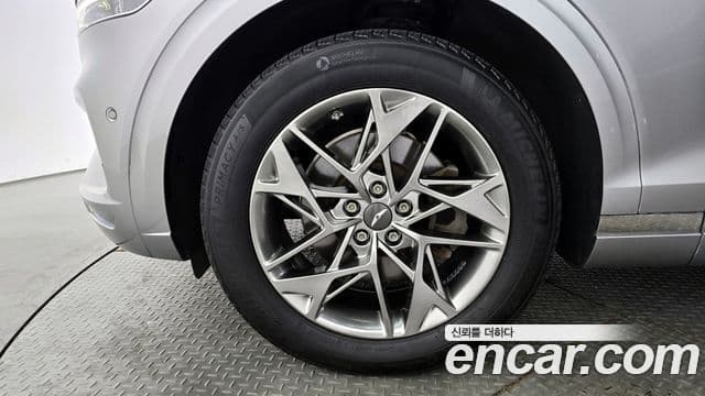 Genesis GV70 2021 — ფოტო 5/20