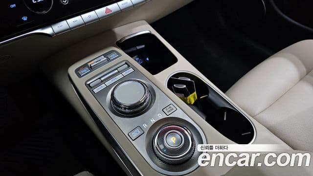 Genesis GV70 2021 — Şəkil 9/20