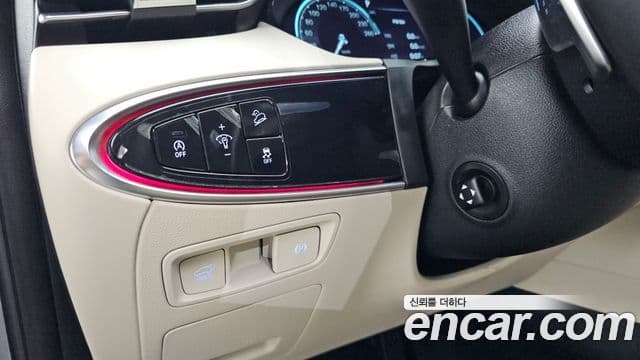 Genesis GV70 2021 — ფოტო 14/20