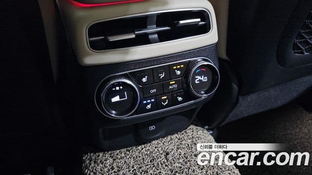 Genesis GV70 2021 — Şəkil 19/20