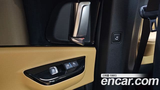 Kia Carnival 2022 — Şəkil 19/20