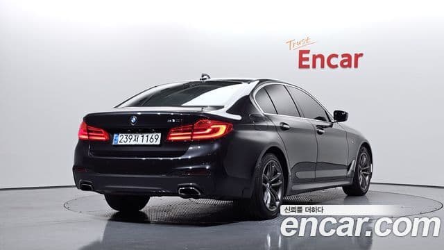 BMW 5 Series 2018 — Фото 2/20