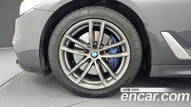 BMW 5 Series 2018 — Фото 5/20