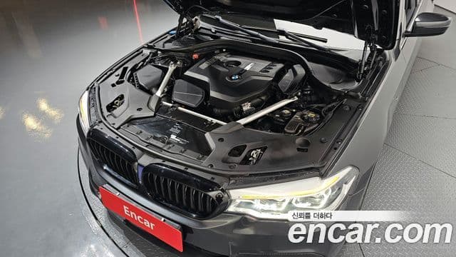 BMW 5 Series 2018 — Фото 6/20