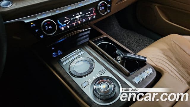 Genesis Electrified G80 2022 — Şəkil 9/20
