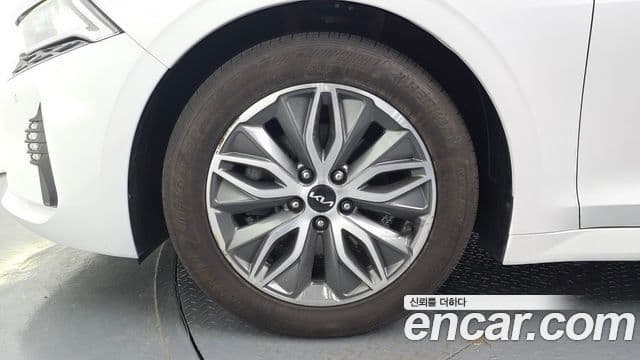 Kia K5 2022 — ფოტო 5/20
