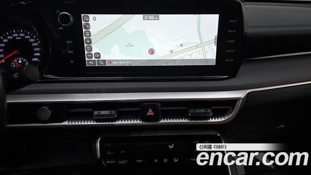 Kia K5 2022 — ფოტო 17/20