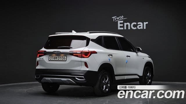 Kia Seltos 2022 — ფოტო 2/20