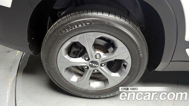 Kia Seltos 2022 — ფოტო 5/20